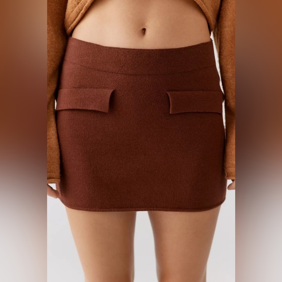 Urban Outfitters. Knit sweater mini skirt. Dark brown 🤎 Brand new. - Picture 4 of 7